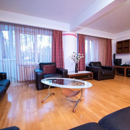 Cozy Apartment In Сучава Екстер'єр фото
