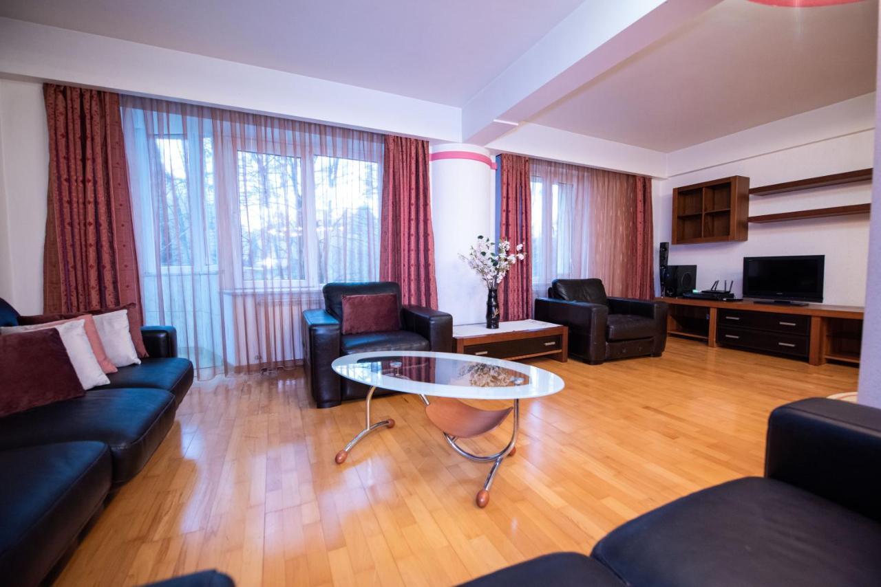 Cozy Apartment In Сучава Екстер'єр фото